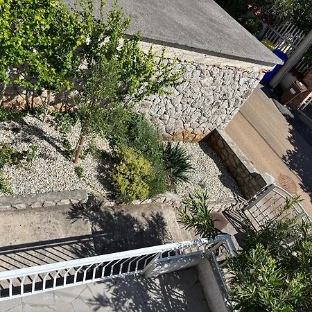 Apartment Jasna B Omisalj ภายนอก รูปภาพ